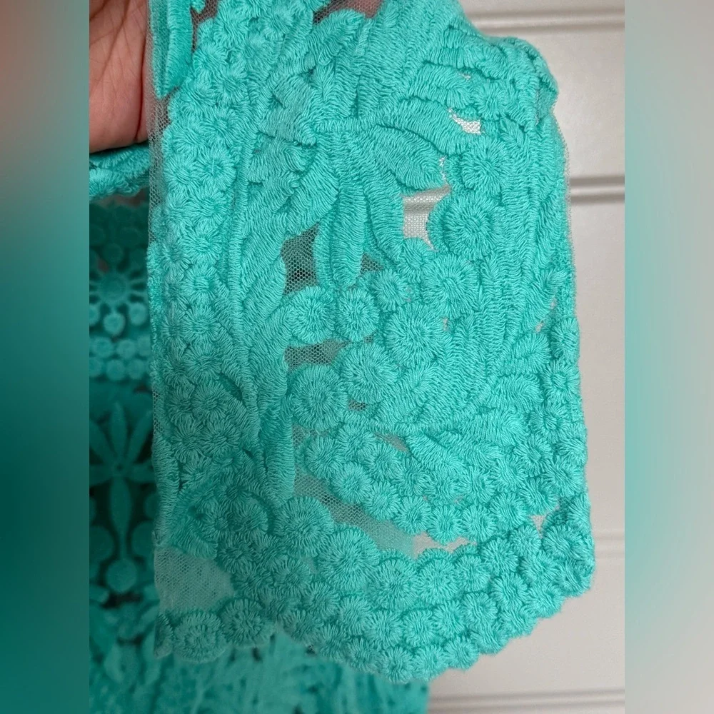 💰 Mint floral sheer top